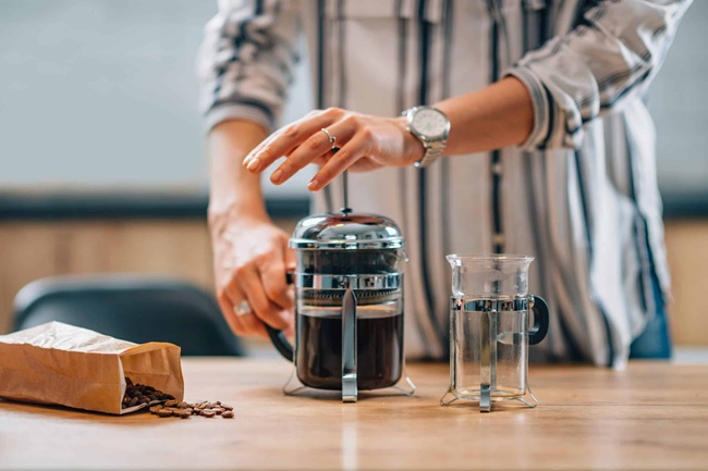 making french press coffee at home